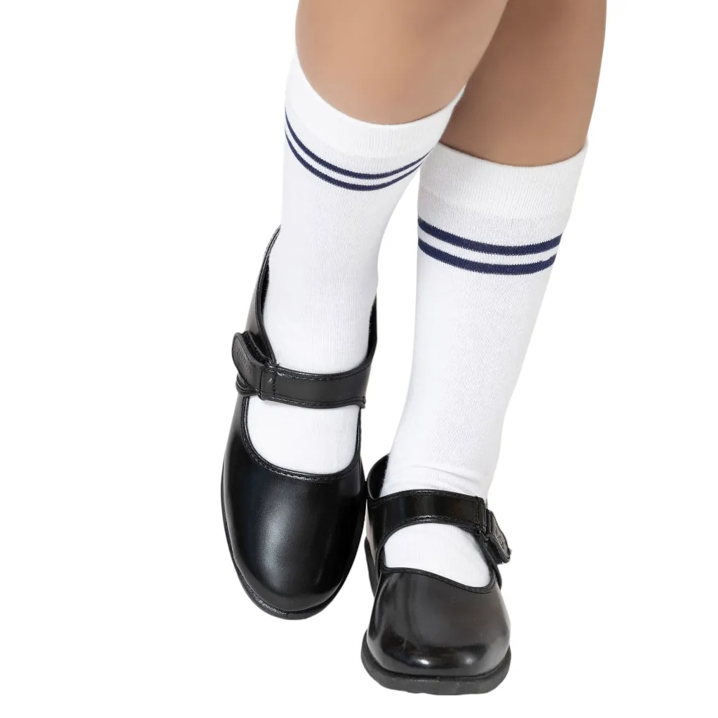 white-socks-girls-pis-main.webp